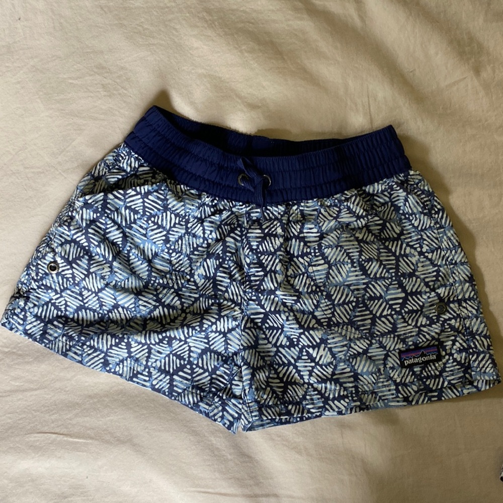 Patagonia Girls Baggies shorts. Quick dry and lightweight.